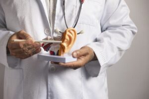 Perda de audição: Tipos, sintomas e avaliação com Otorrino